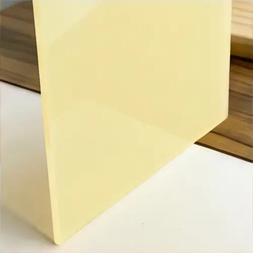 Metacrilato pastel de color marfil con acabado brillante