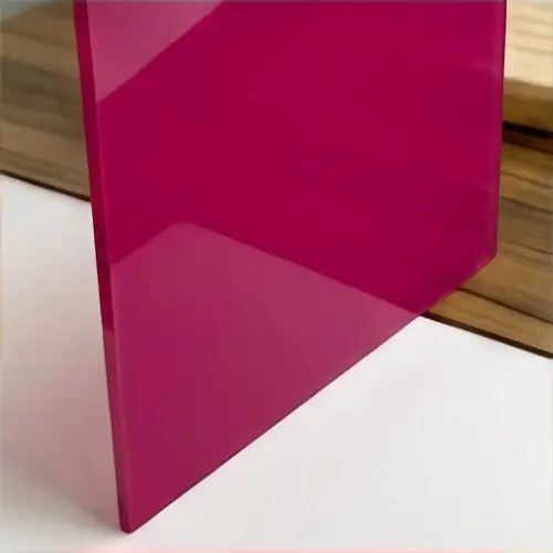 Metacrilato pastel de color rojo cereza con acabado brillante